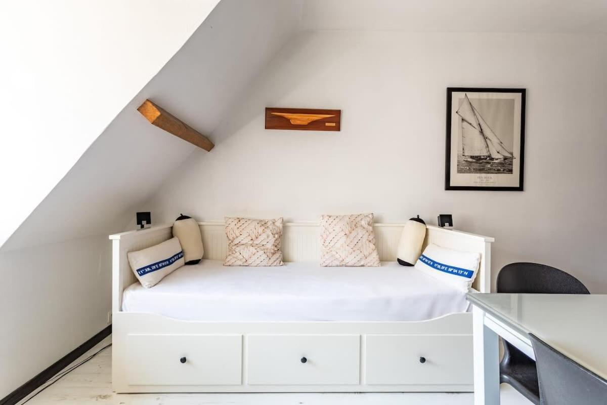 Le Capucin - Petit Duplex Avec Place De Parking Dinard Eksteriør bilde