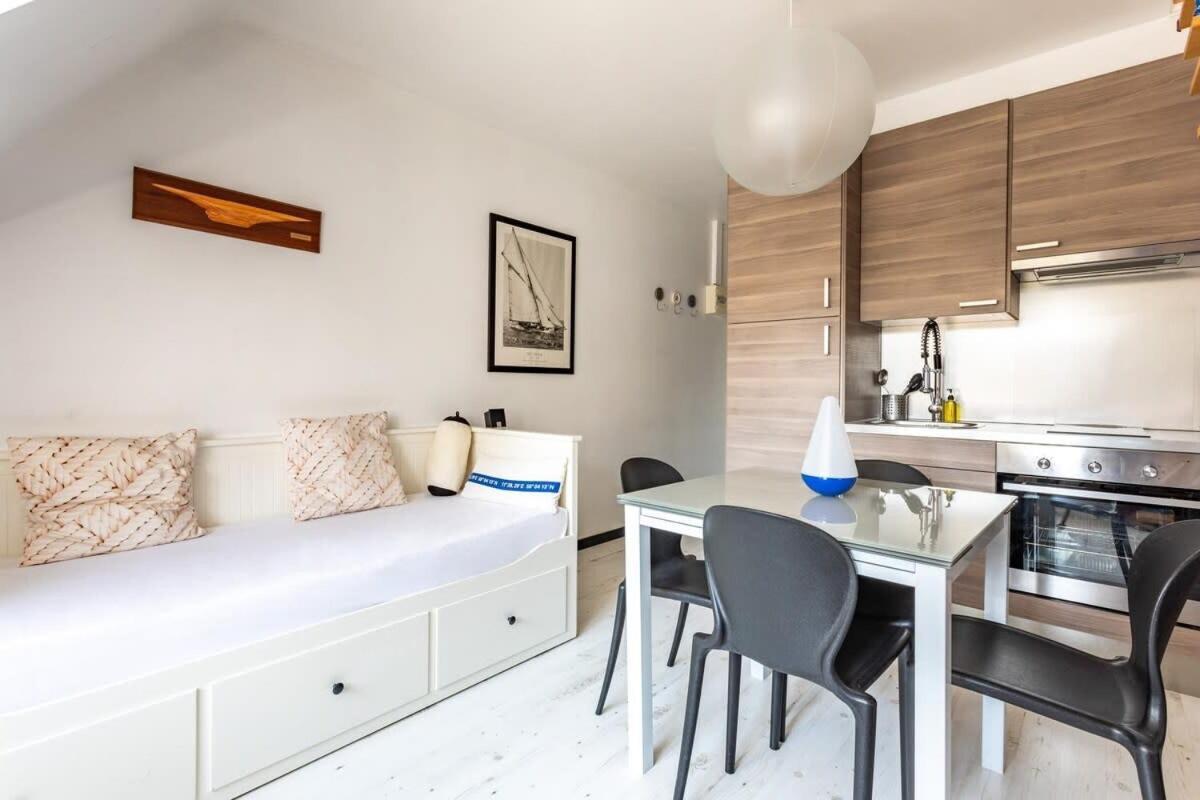Le Capucin - Petit Duplex Avec Place De Parking Dinard Eksteriør bilde